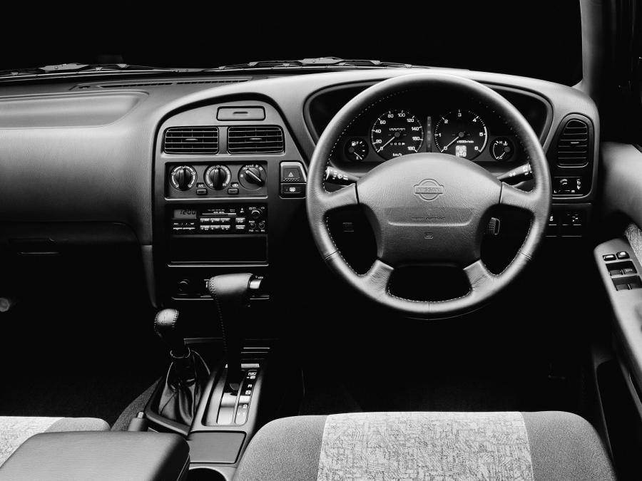  Nissan Terrano 4x4 R3m-R Limited 1995 года  (фото 3 из 5)